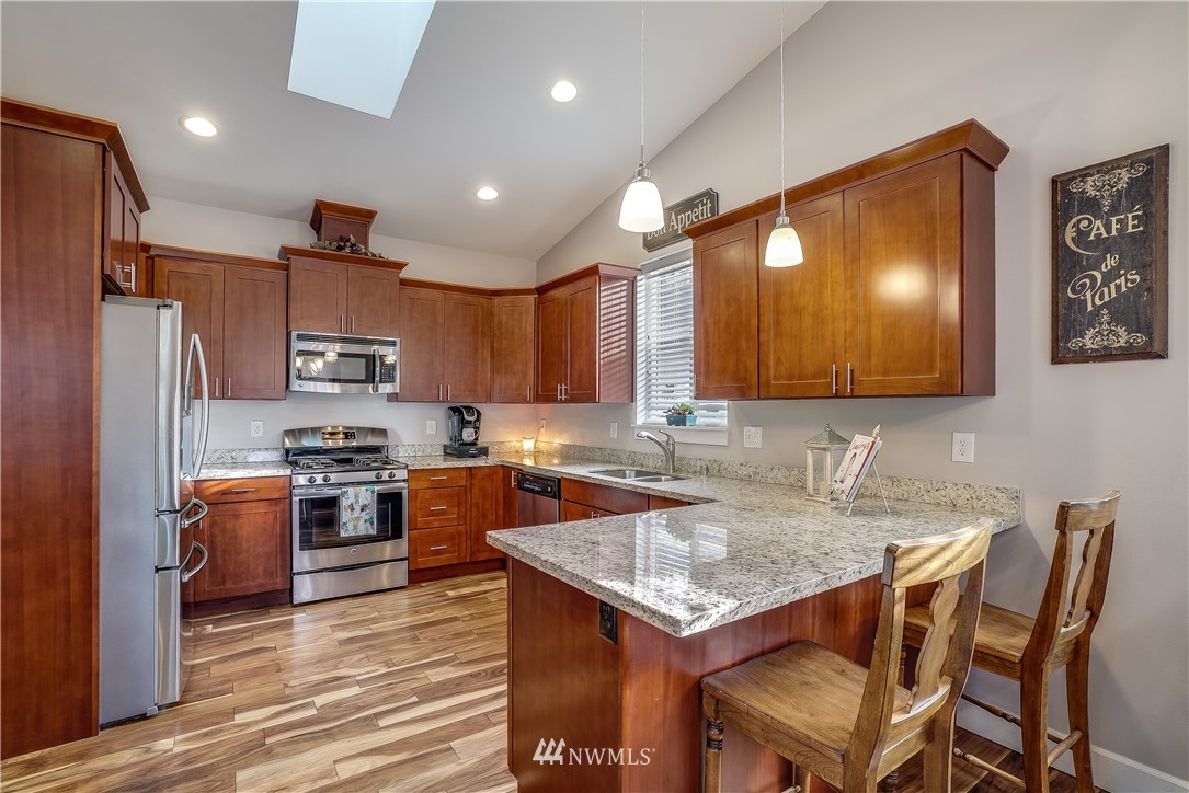 16014 114th Avenue Southeast Renton, WA 98055 - Photo 5 of 18 Gallery Image 5