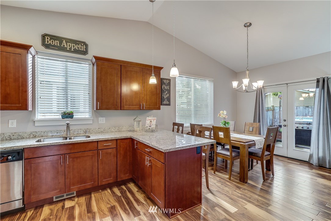16014 114th Avenue Southeast Renton, WA 98055 - Photo 7 of 18 Gallery Image 7
