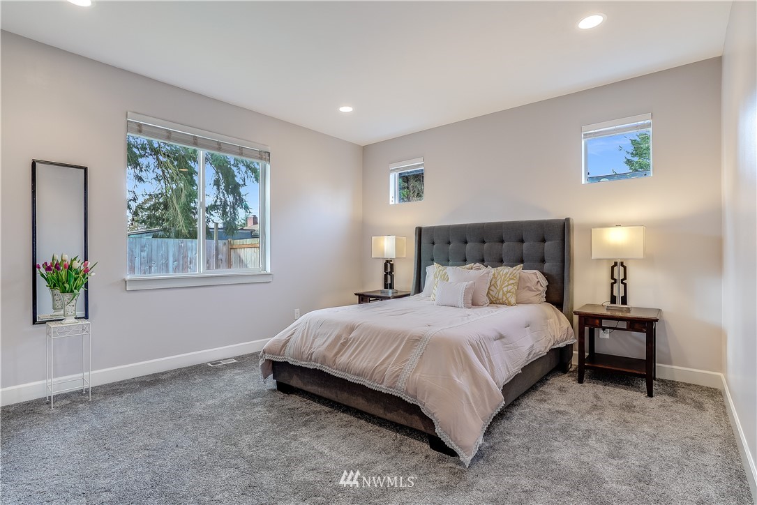 16014 114th Avenue Southeast Renton, WA 98055 - Photo 9 of 18 Gallery Image 9