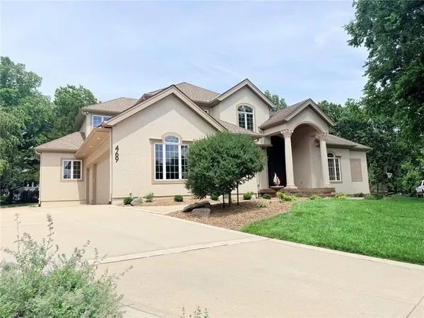 $1,400,000 | 469 Northwest Riven Rock Place, Lee's Summit, MO 64081