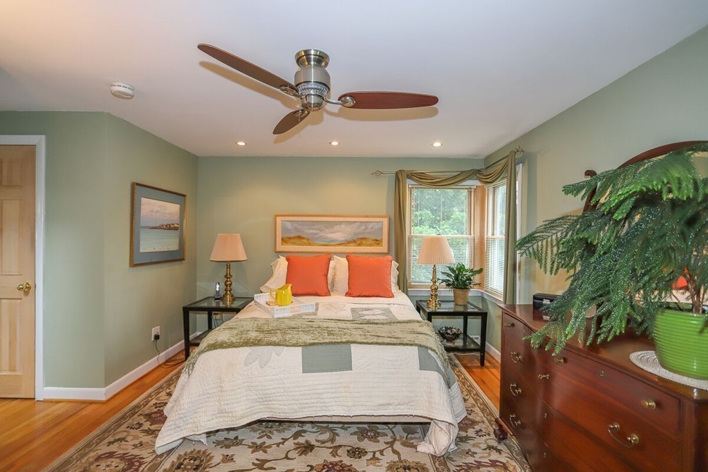 12 Waterside Road Marblehead, MA 01945 - Photo 7 of 20