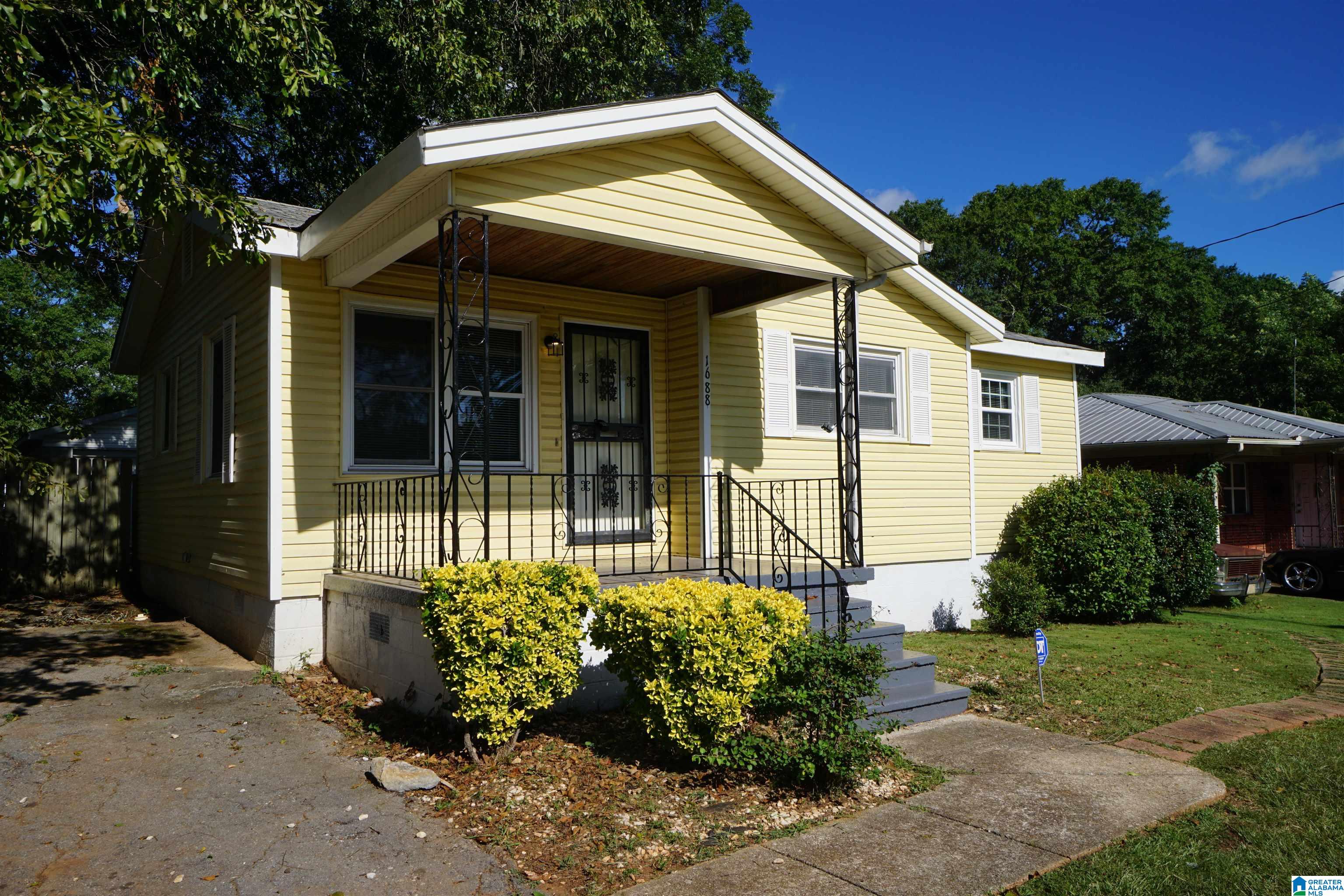 1688 18th Way Southwest Birmingham, AL 35211 - Photo 4 of 37