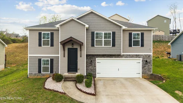 $395,000 | 7931 Poplar Grove Lane, Powell, TN 37849