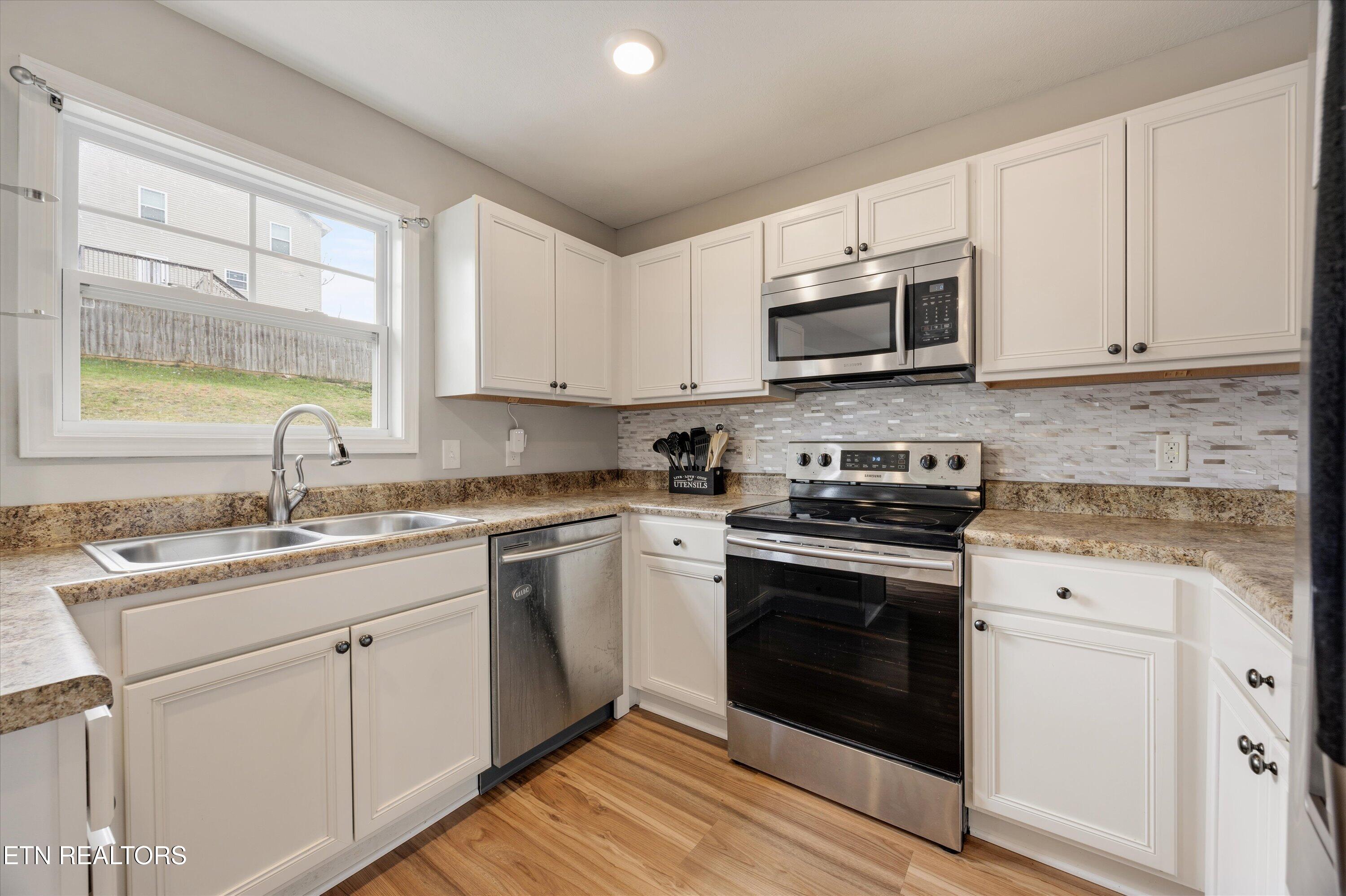 7931 Poplar Grove Lane Powell, TN 37849 - Photo 15 of 39 Kitchen