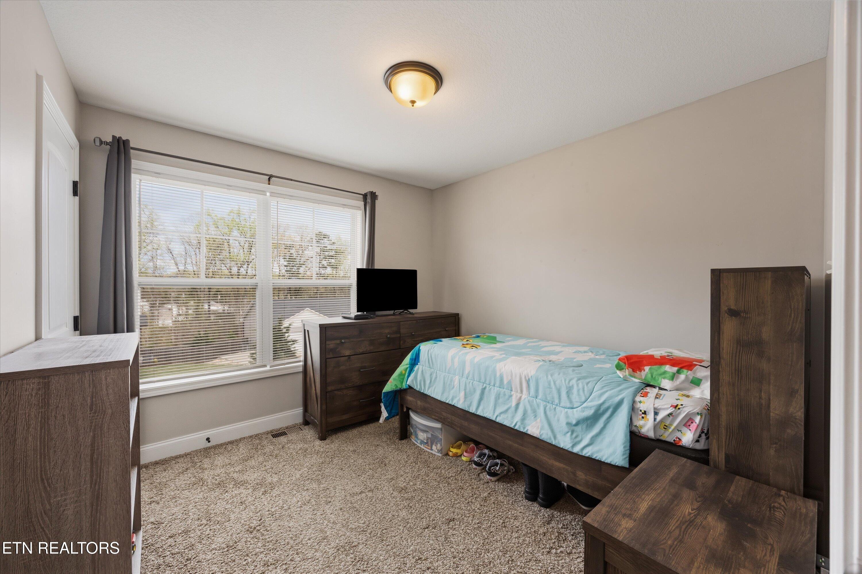7931 Poplar Grove Lane Powell, TN 37849 - Photo 20 of 39 Guest Bed 2