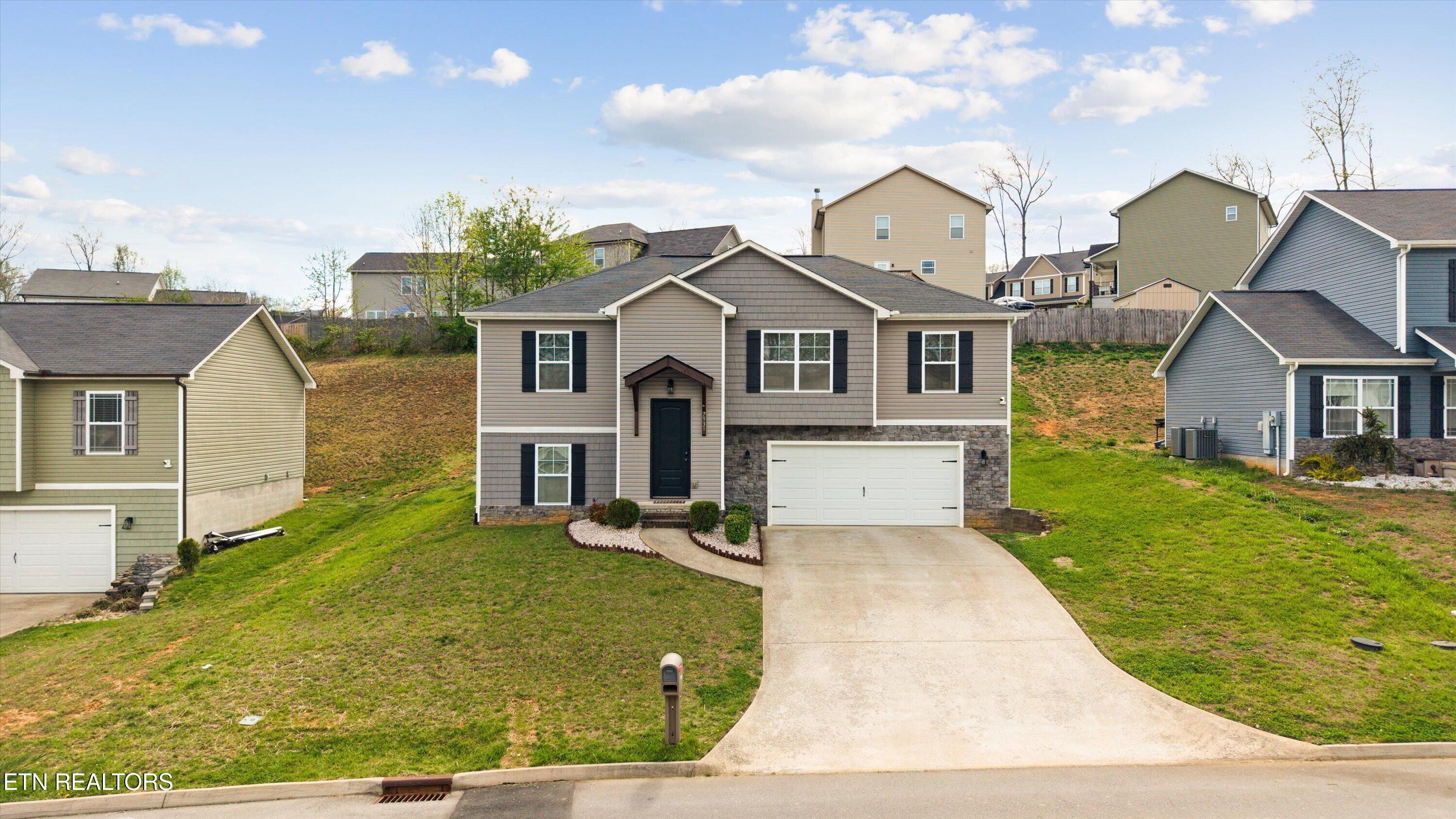 7931 Poplar Grove Lane Powell, TN 37849 - Photo 2 of 39 7931 Poplar Grove Lane