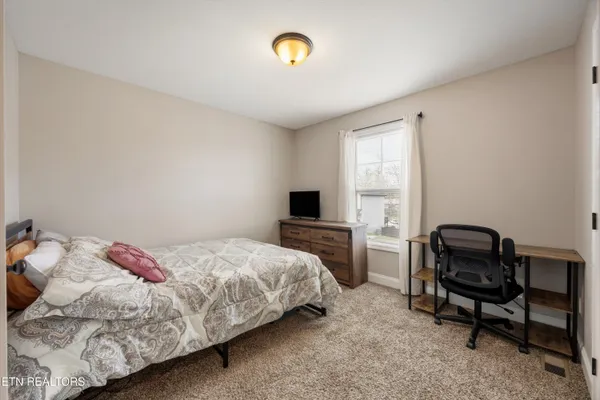 $395,000 | 7931 Poplar Grove Lane, Powell, TN 37849