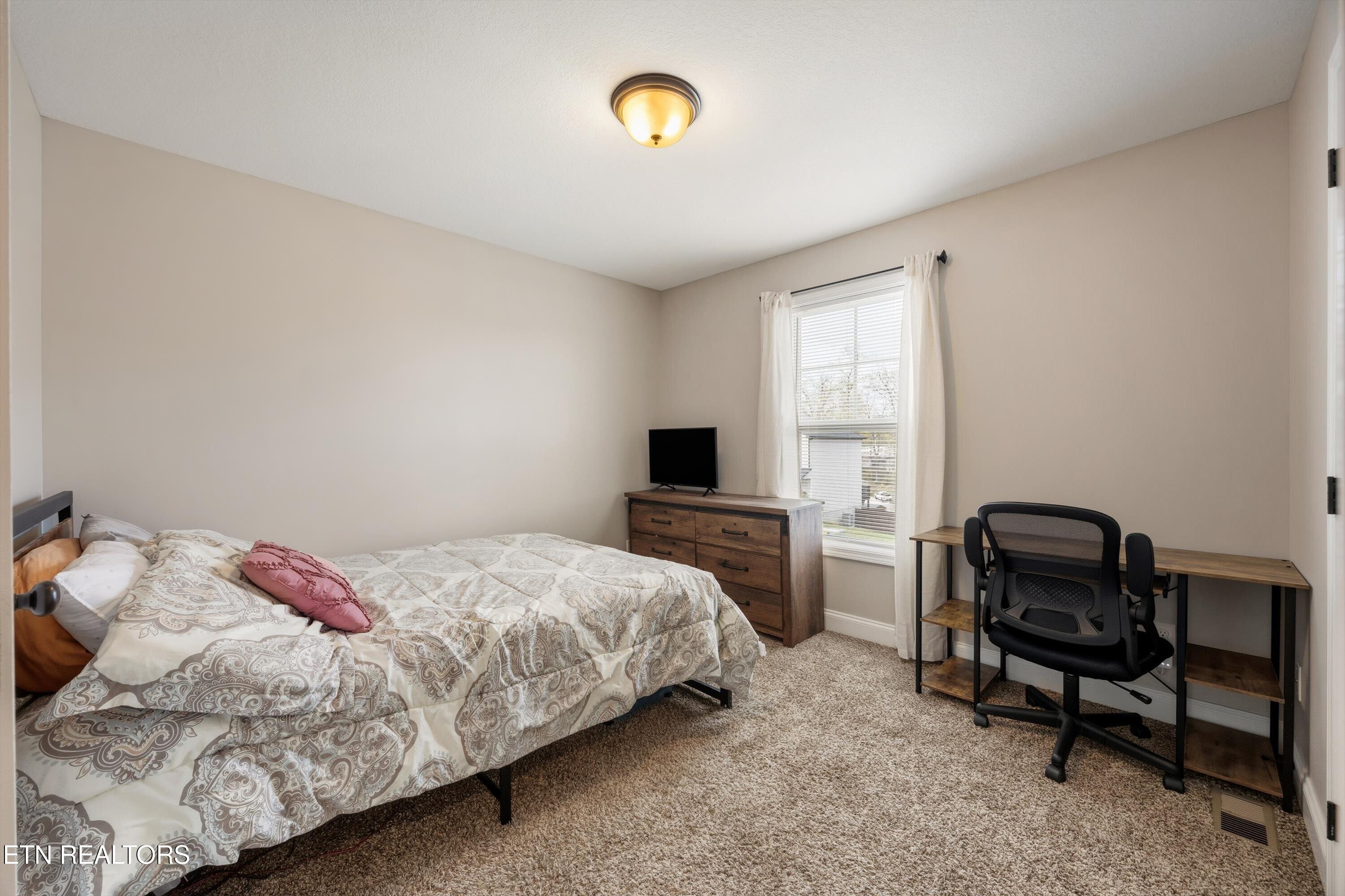 7931 Poplar Grove Lane Powell, TN 37849 - Photo 21 of 39 Guest Bed 3