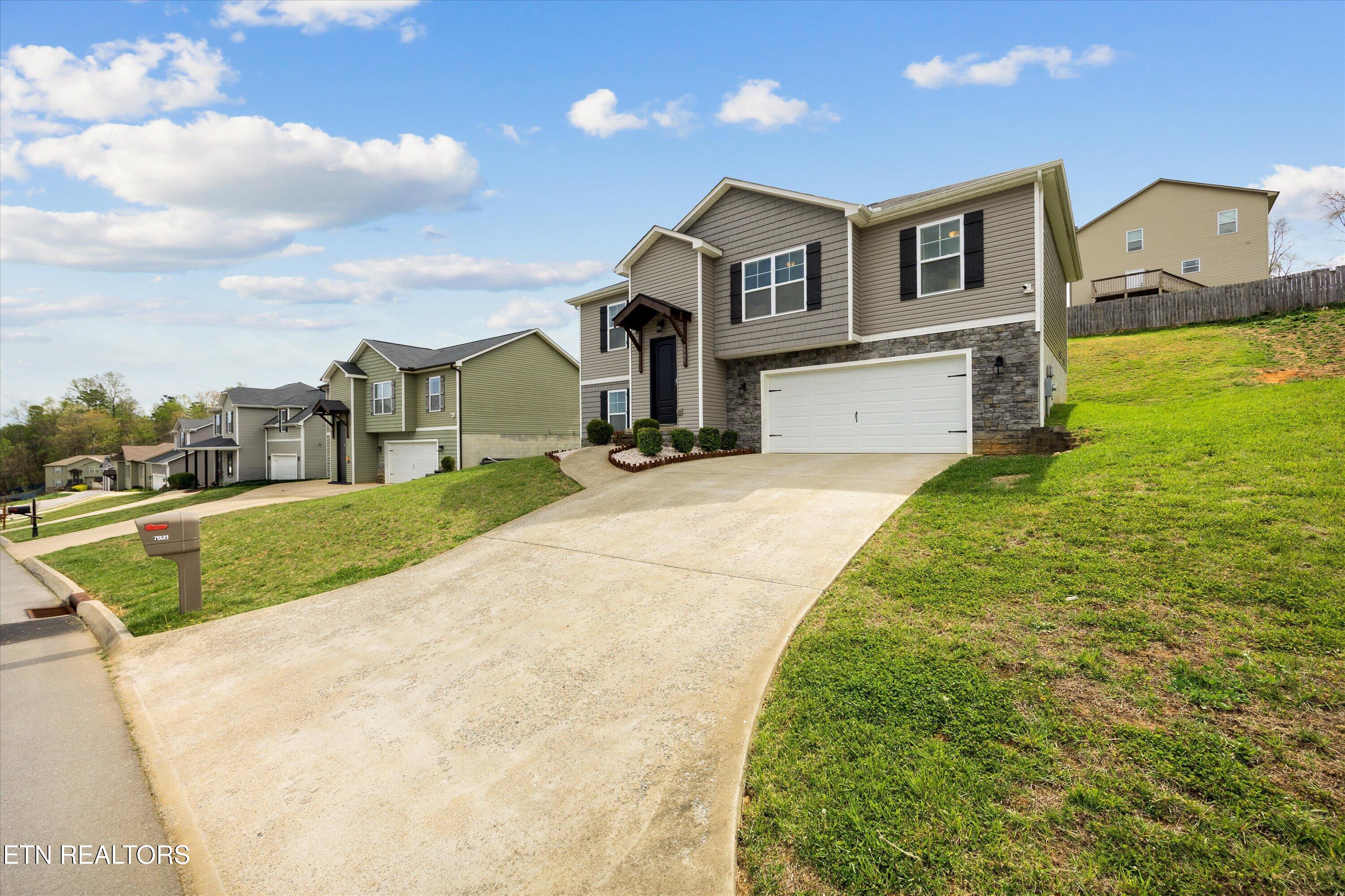 7931 Poplar Grove Lane Powell, TN 37849 - Photo 3 of 39 7931 Poplar Grove Lane