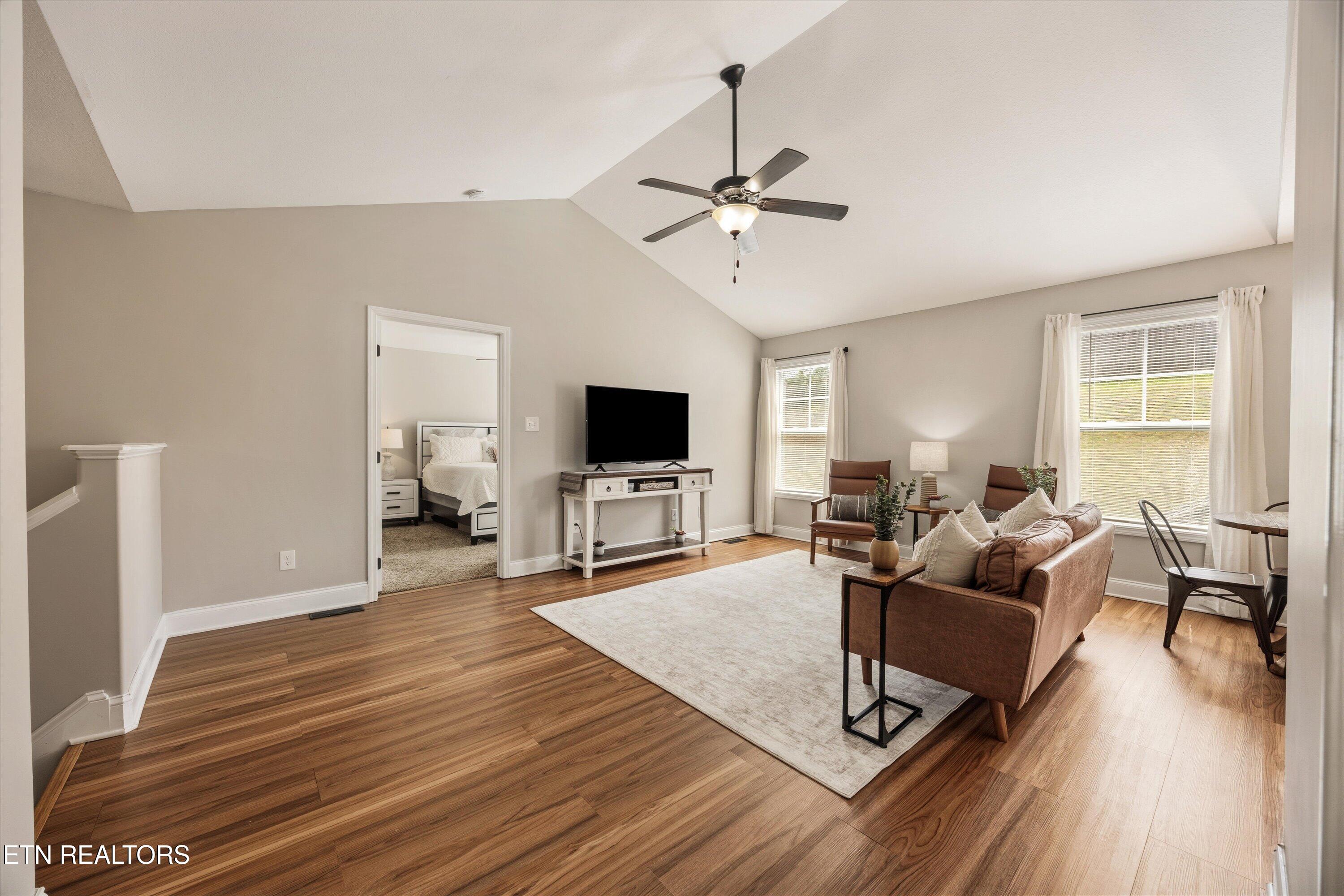 7931 Poplar Grove Lane Powell, TN 37849 - Photo 5 of 39 Living Room Area
