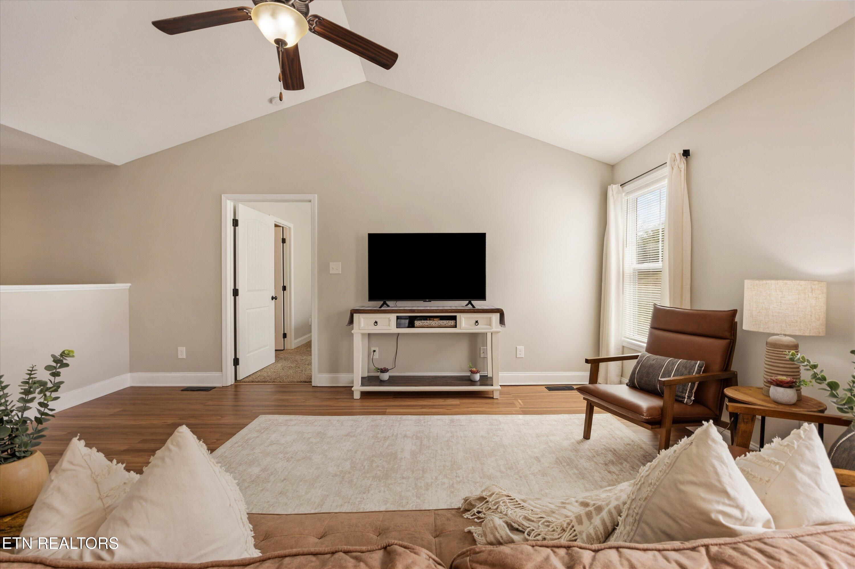 7931 Poplar Grove Lane Powell, TN 37849 - Photo 6 of 39 Living Room Area