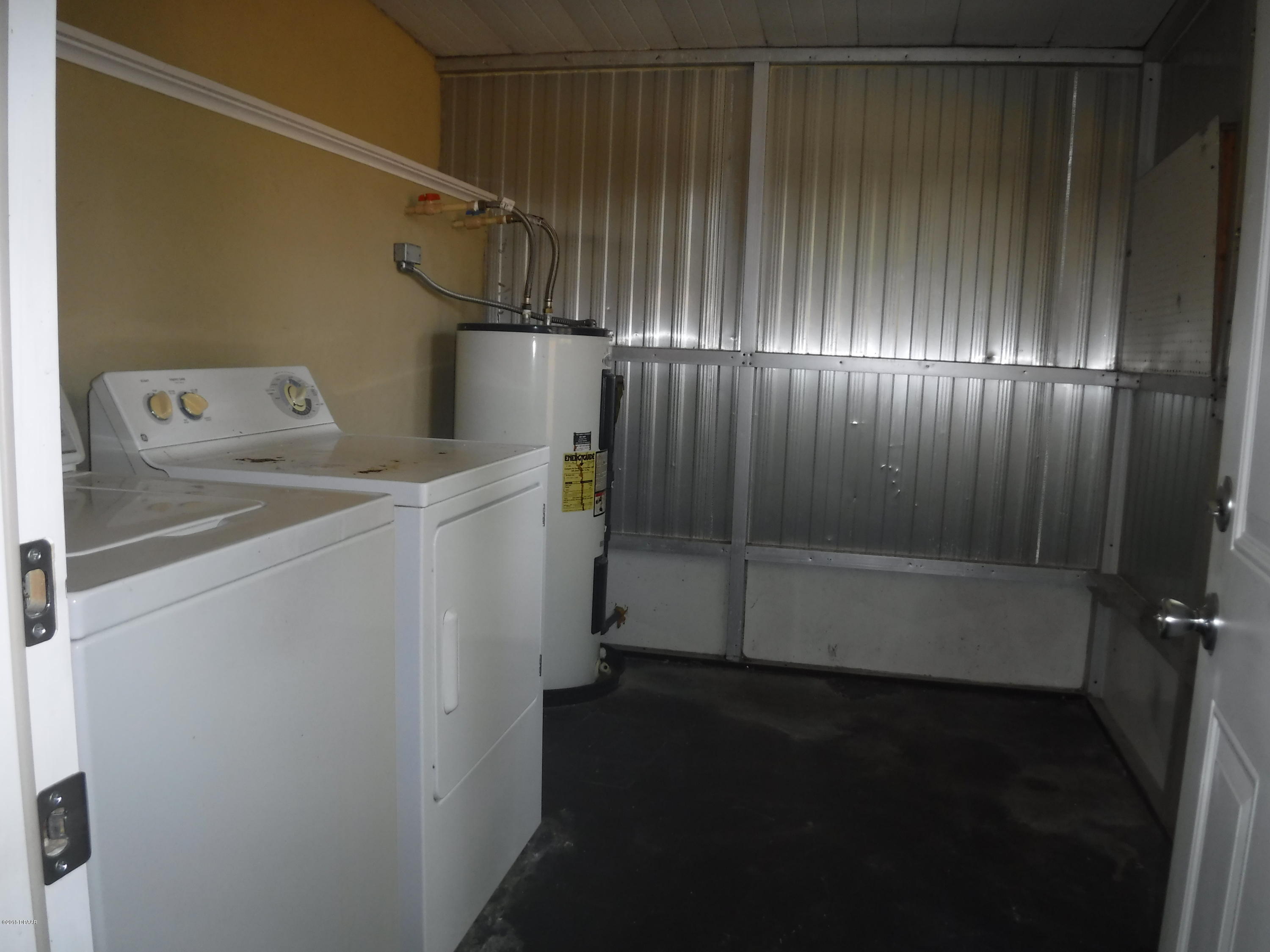 2292 Nottingham Road South Daytona, FL 32119 - Photo 9 of 17 DSCF8020