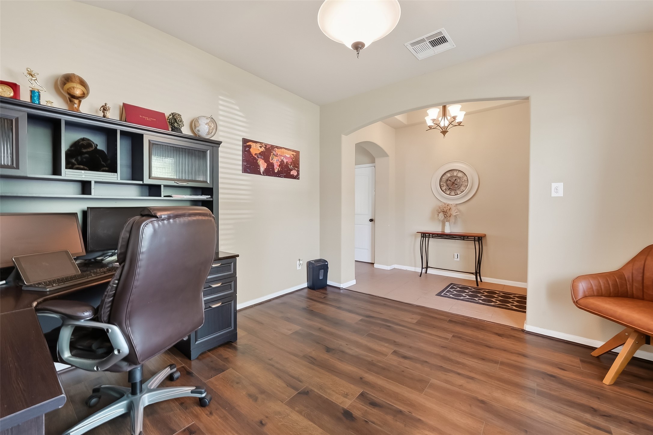 5919 Micah Lane Rosenberg, TX 77471 - Photo 8 of 32 Bright room perfect for work or relaxation