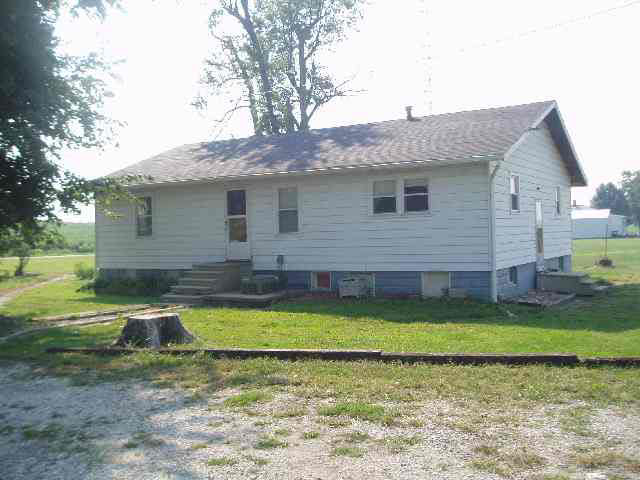 9143 South Old Decker Road Vincennes, IN 47591 - Photo 1 of 7