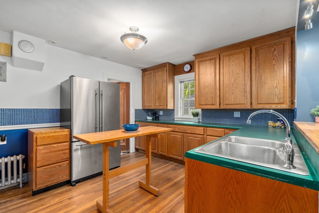 737 Chestnut Street Waban, MA 02468 - Photo 10 of 40 Gallery Image 10