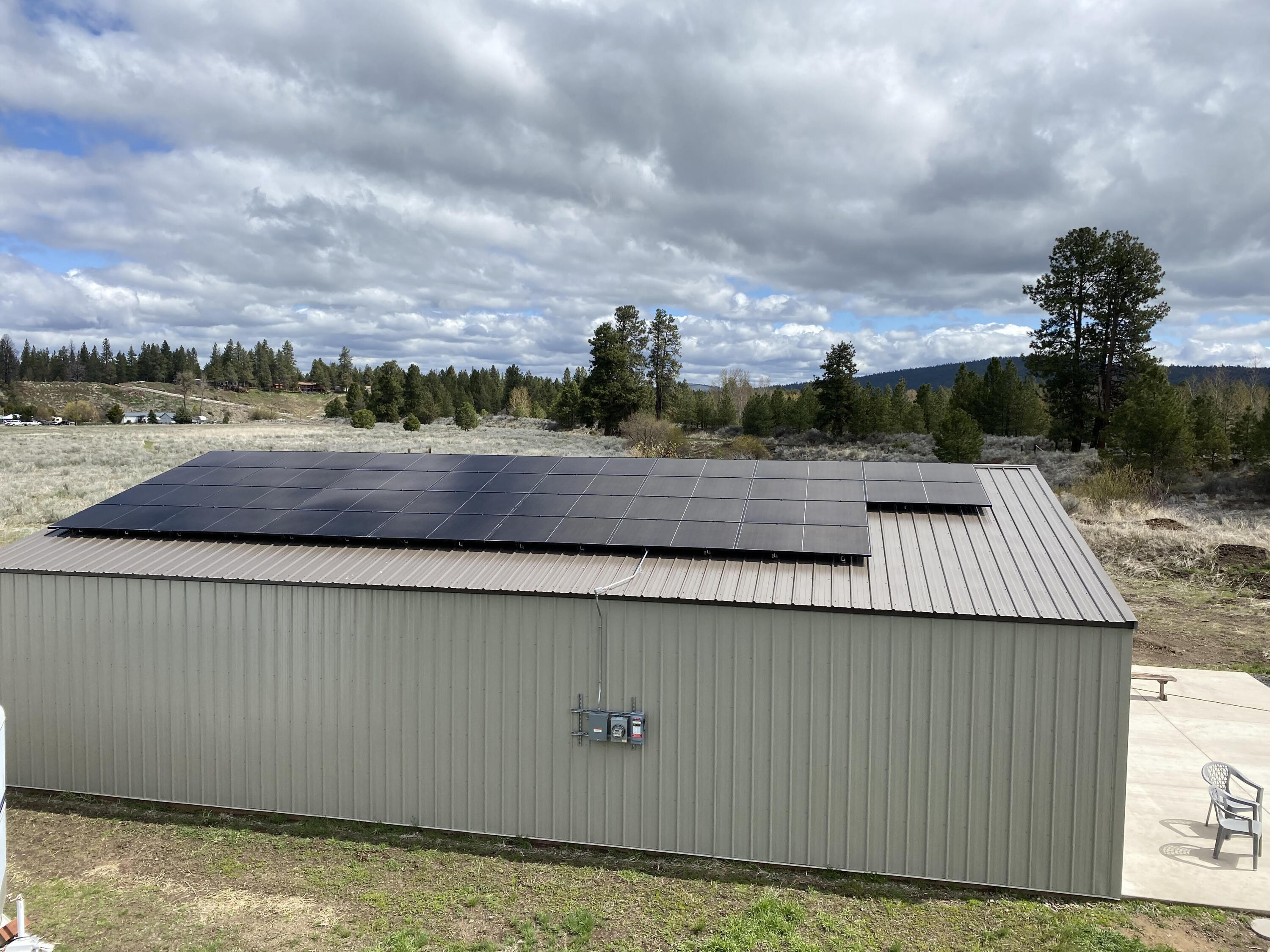 32227 Rivers Drive Chiloquin, OR 97624 - Photo 40 of 55 2022 solar panels installed on shop roof-reduces approximately up to 1/2 the power bill
