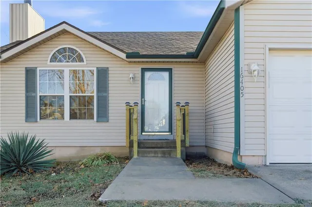 $274,000 | 16405 East 3rd Terrace South, Independence, MO 64056