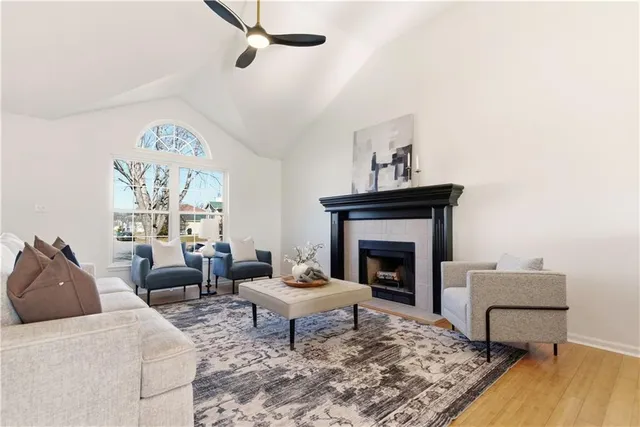 $274,000 | 16405 East 3rd Terrace South, Independence, MO 64056