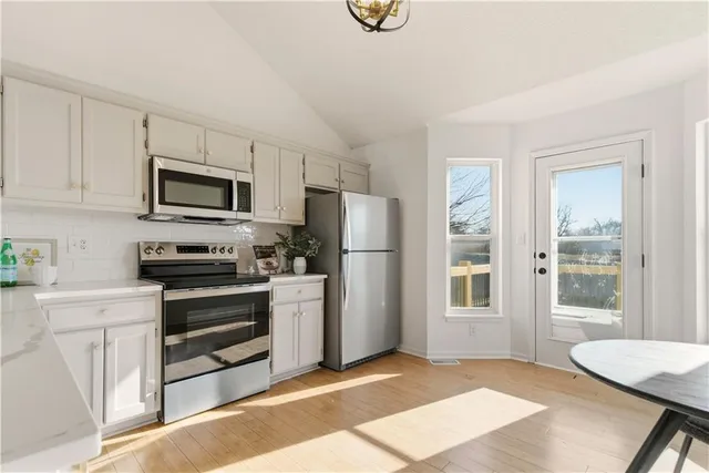 $274,000 | 16405 East 3rd Terrace South, Independence, MO 64056