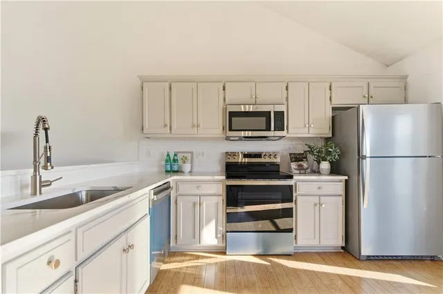 $274,000 | 16405 East 3rd Terrace South, Independence, MO 64056