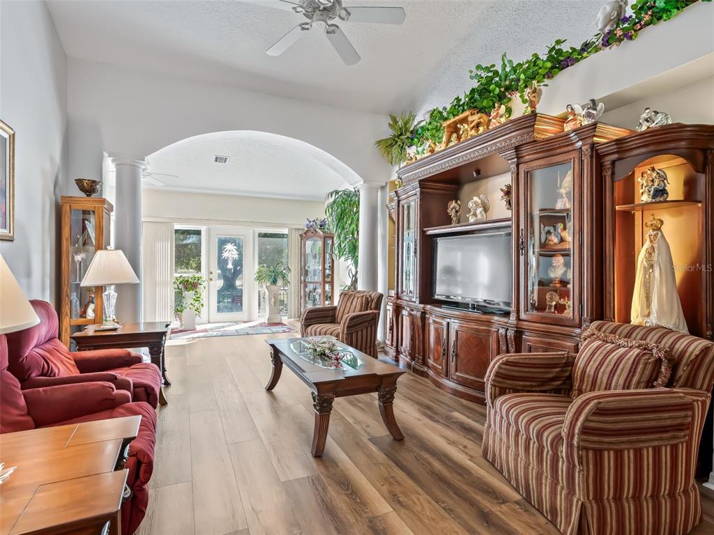 1409 Meadow View Way Lady Lake, FL 32159 - Photo 14 of 61