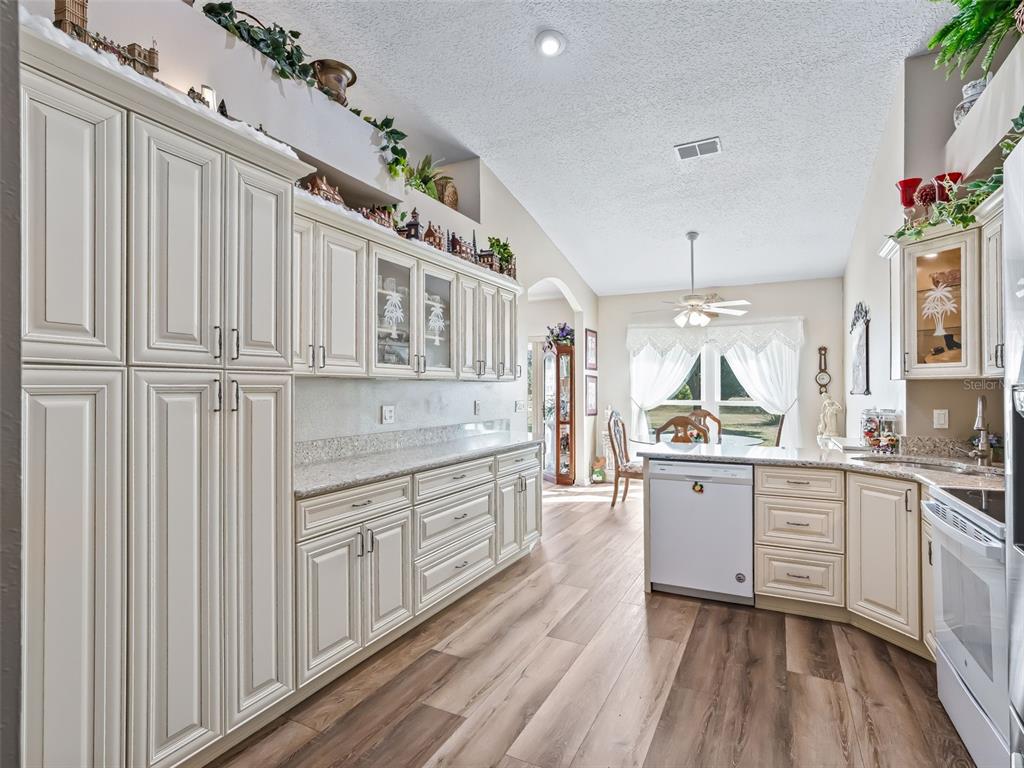 1409 Meadow View Way Lady Lake, FL 32159 - Photo 26 of 61