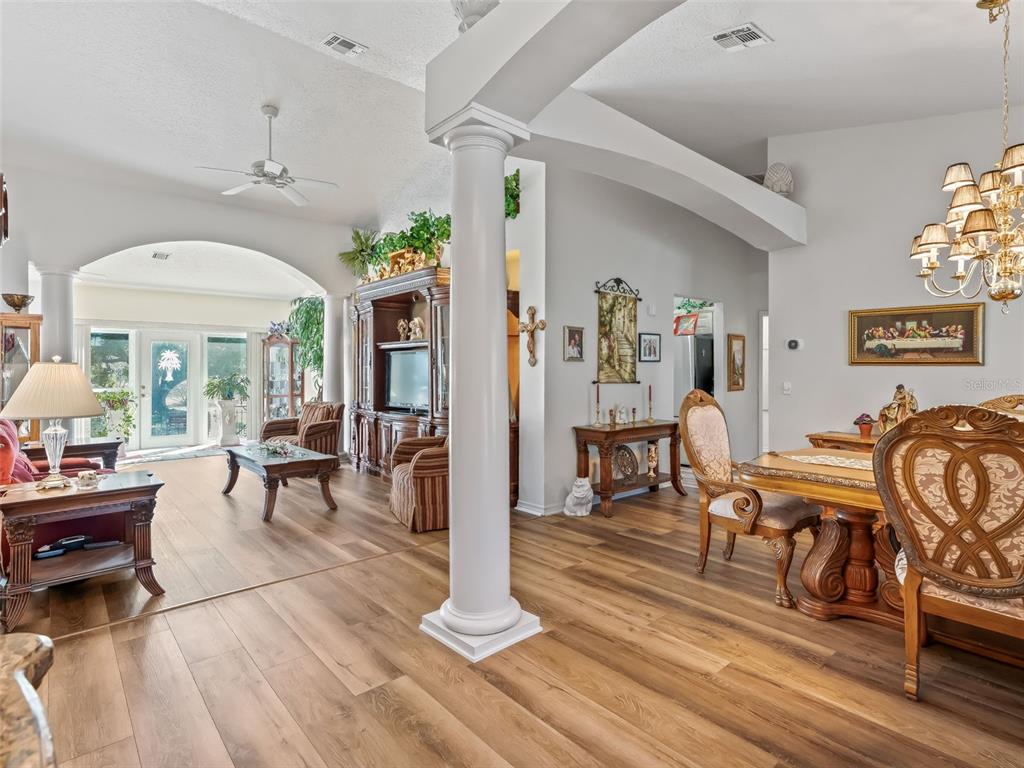 1409 Meadow View Way Lady Lake, FL 32159 - Photo 10 of 61