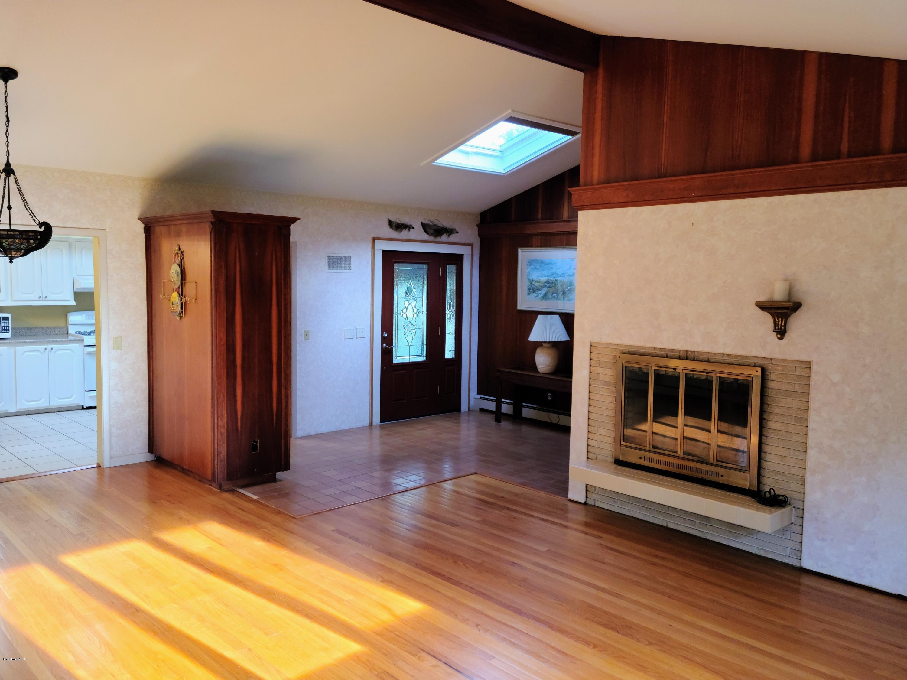 98 South Mountain Road Pittsfield, MA 01201 - Photo 3 of 19 Living