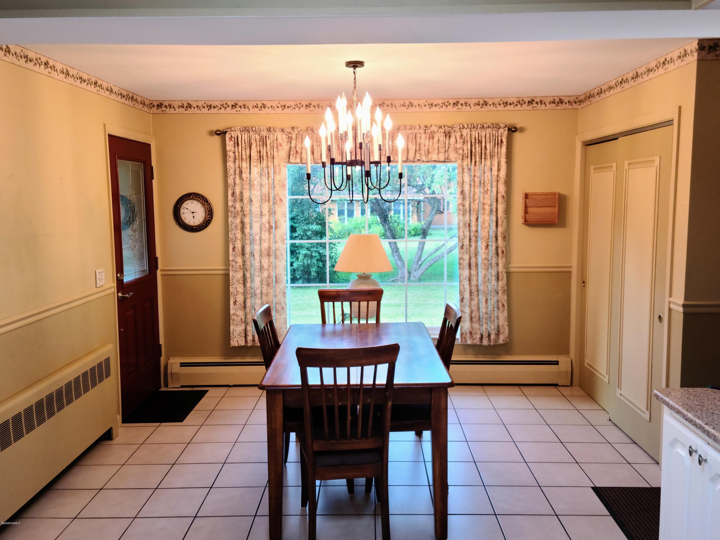 98 South Mountain Road Pittsfield, MA 01201 - Photo 6 of 19 Dining