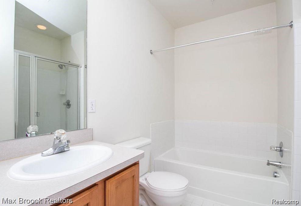 1404 Raliegh Place Troy, MI 48084 - Photo 6 of 9