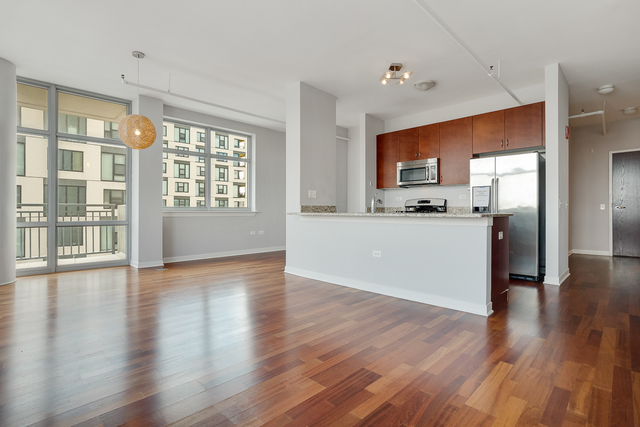511 West Division Street, Unit 506 Chicago, IL 60610 - Photo 2 of 15