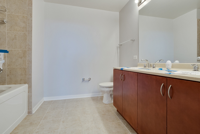 511 West Division Street, Unit 506 Chicago, IL 60610 - Photo 14 of 15
