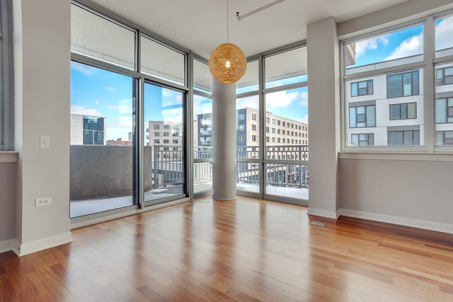 511 West Division Street, Unit 506 Chicago, IL 60610 - Photo 3 of 15