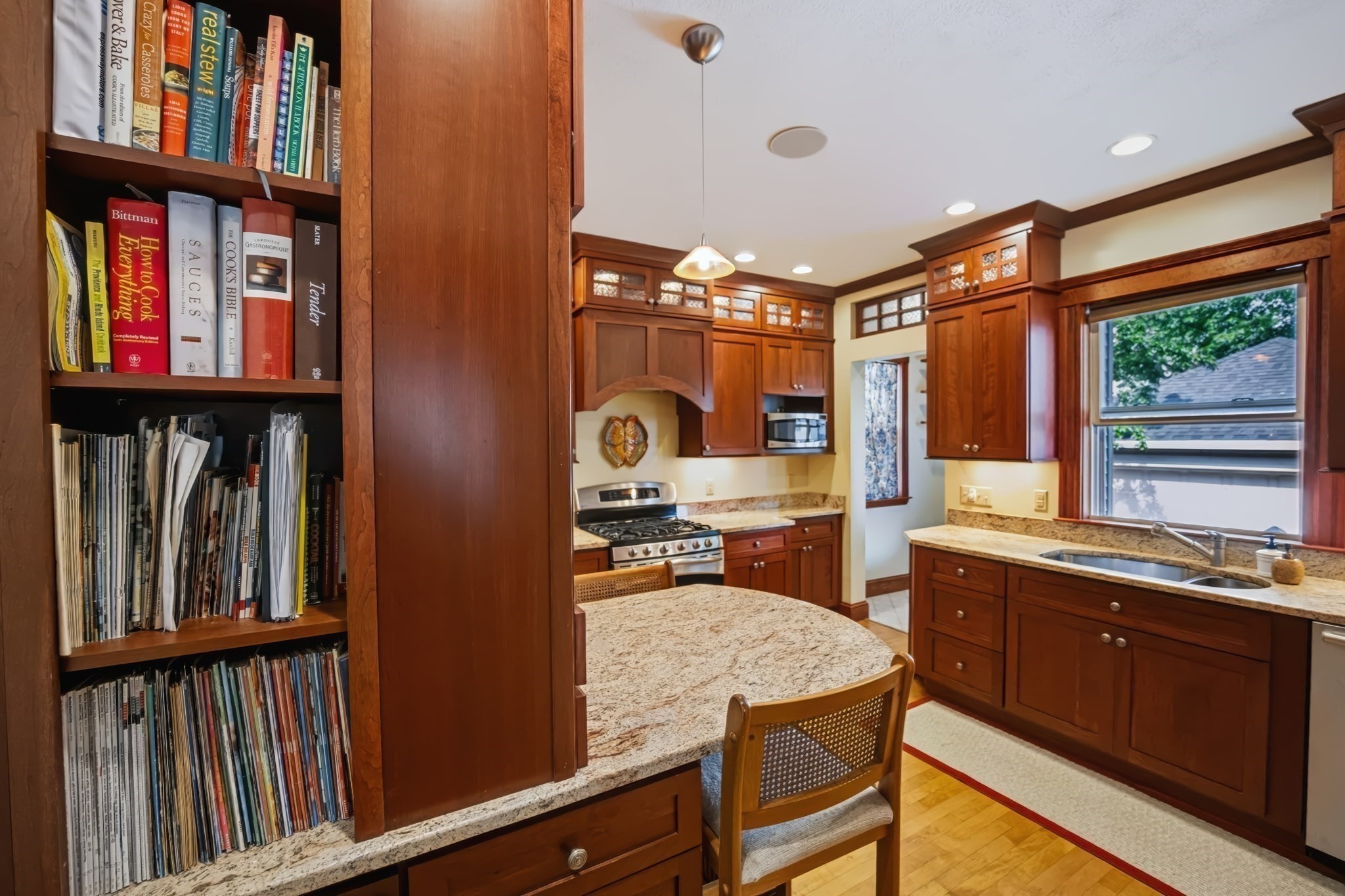 52 Vane Street Quincy, MA 02171 - Photo 6 of 42 Gallery Image 6