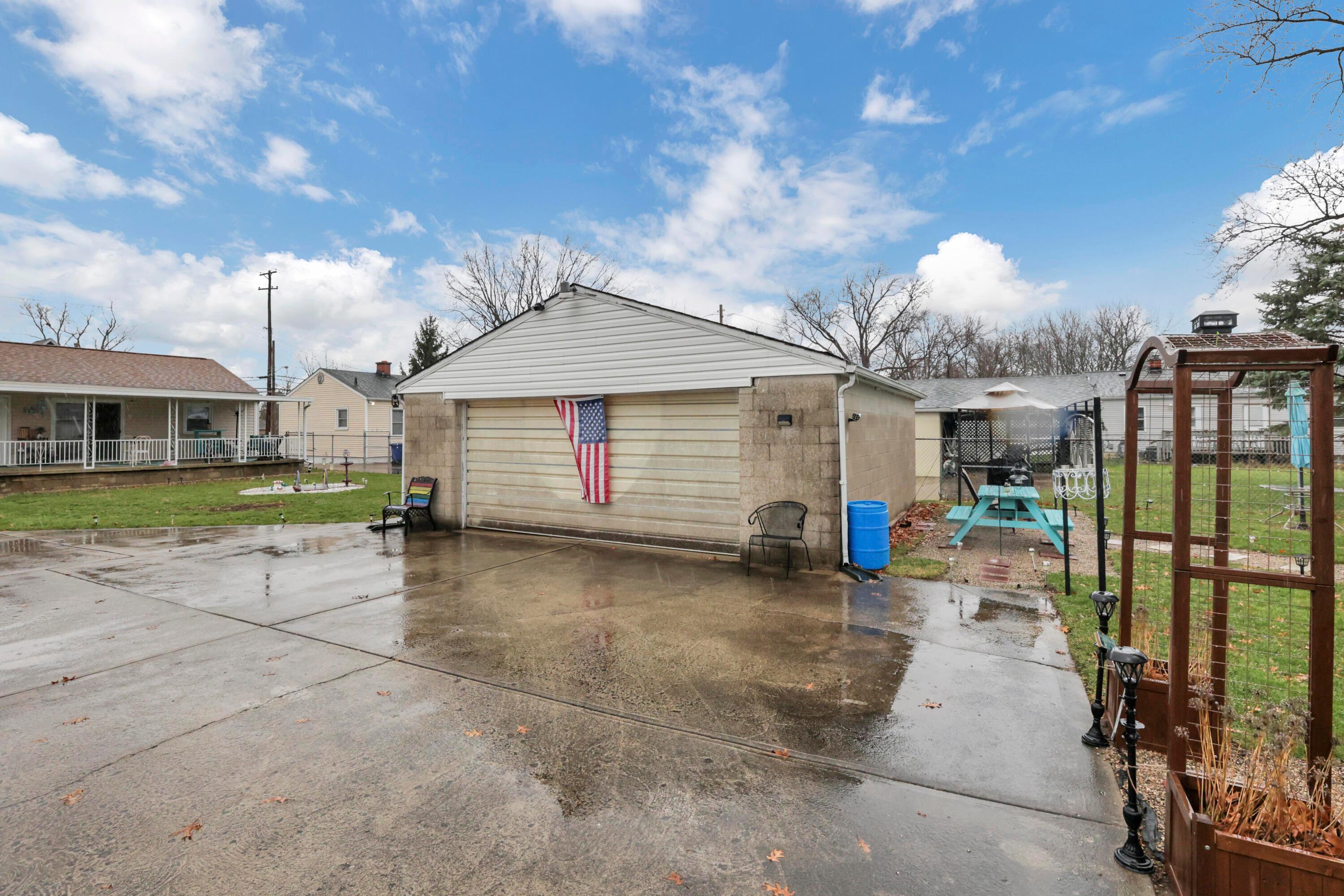 3578 Maize Road Columbus, OH 43224 - Photo 67 of 76 Garage