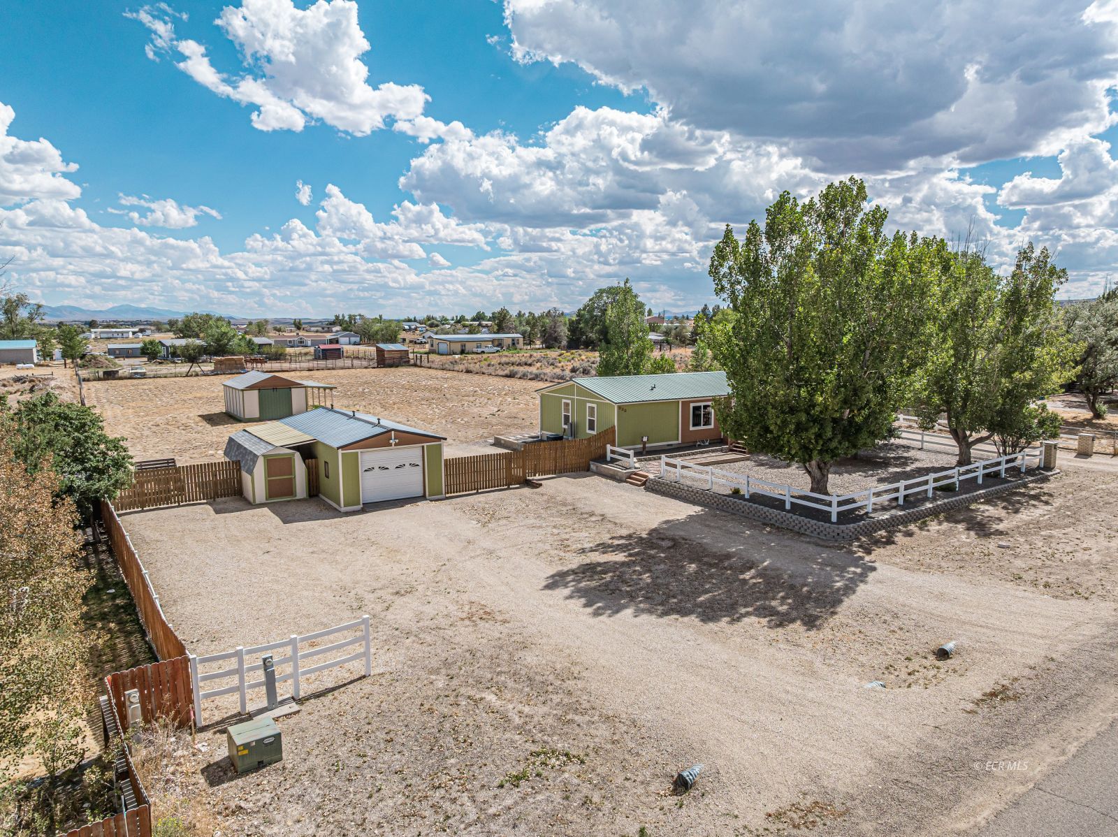 933 Spring Valley Parkway Spring Creek, NV 89815 - Photo 9 of 46 Gallery Image 9