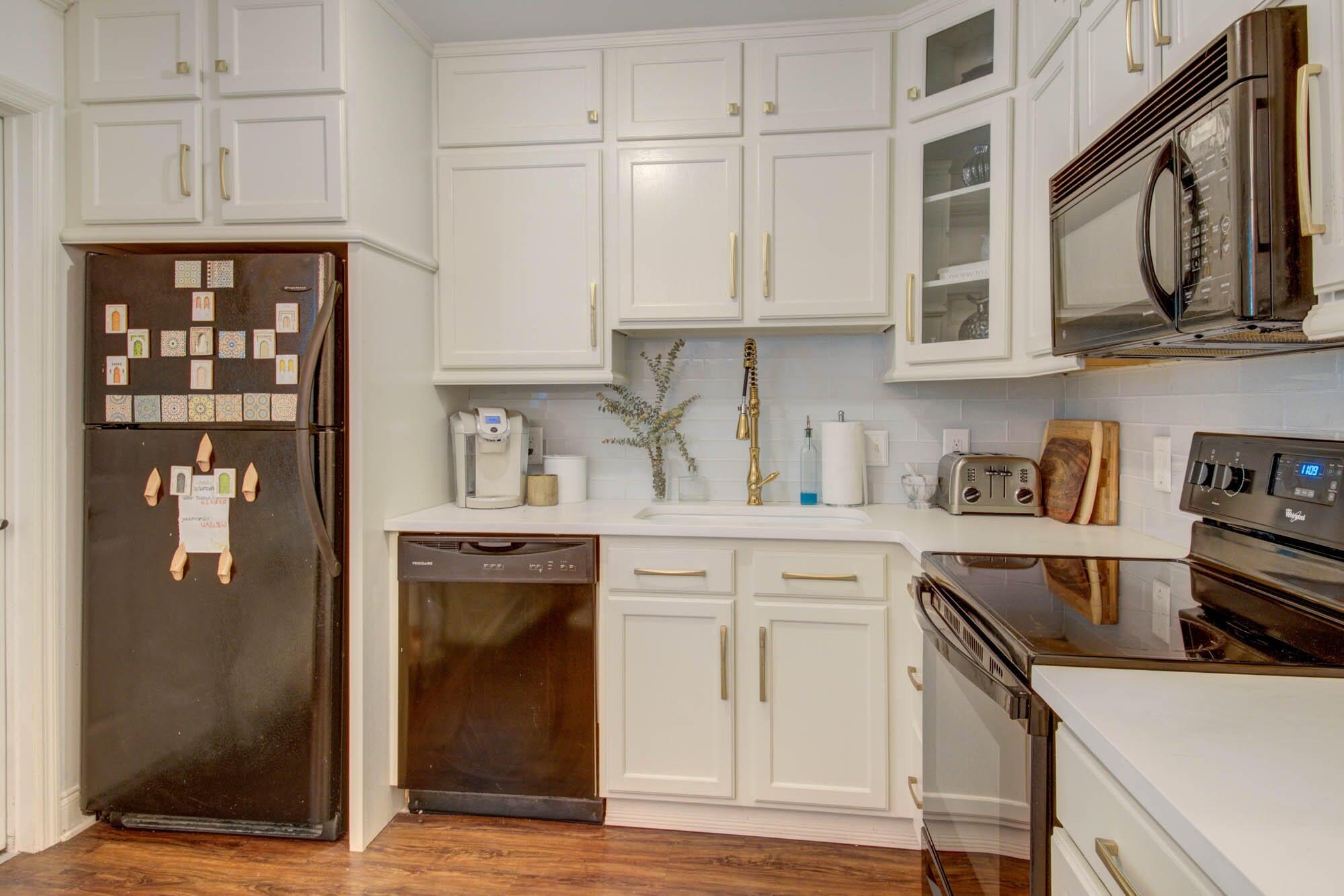 252 Howle Avenue, Unit B1 Charleston, SC 29412 - Photo 6 of 13 1946541924232398649-5