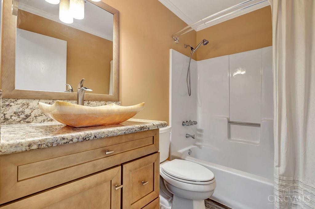 5638 Springdale Road, Unit 8 Cincinnati, OH 45251 - Photo 24 of 46