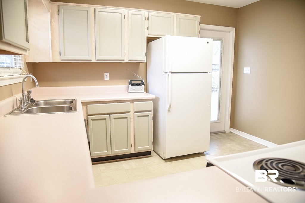 2041 Laurel Oak Court Mobile, AL 36695 - Photo 11 of 30