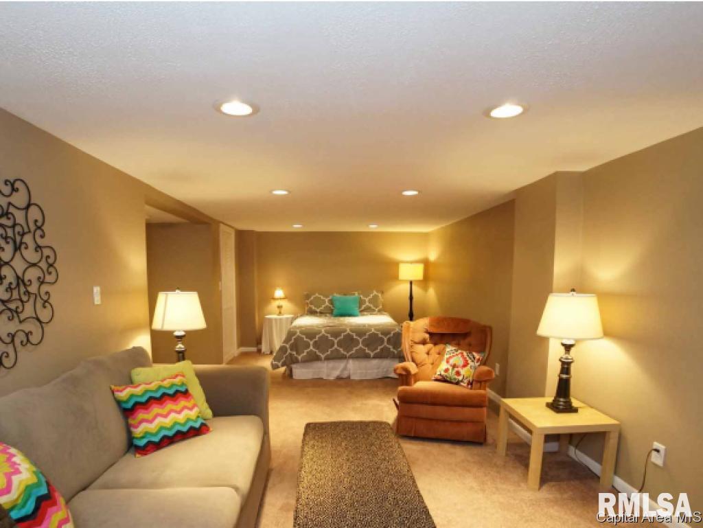 34 Bonnie Court Springfield, IL 62704 - Photo 11 of 30 Gallery Image 11