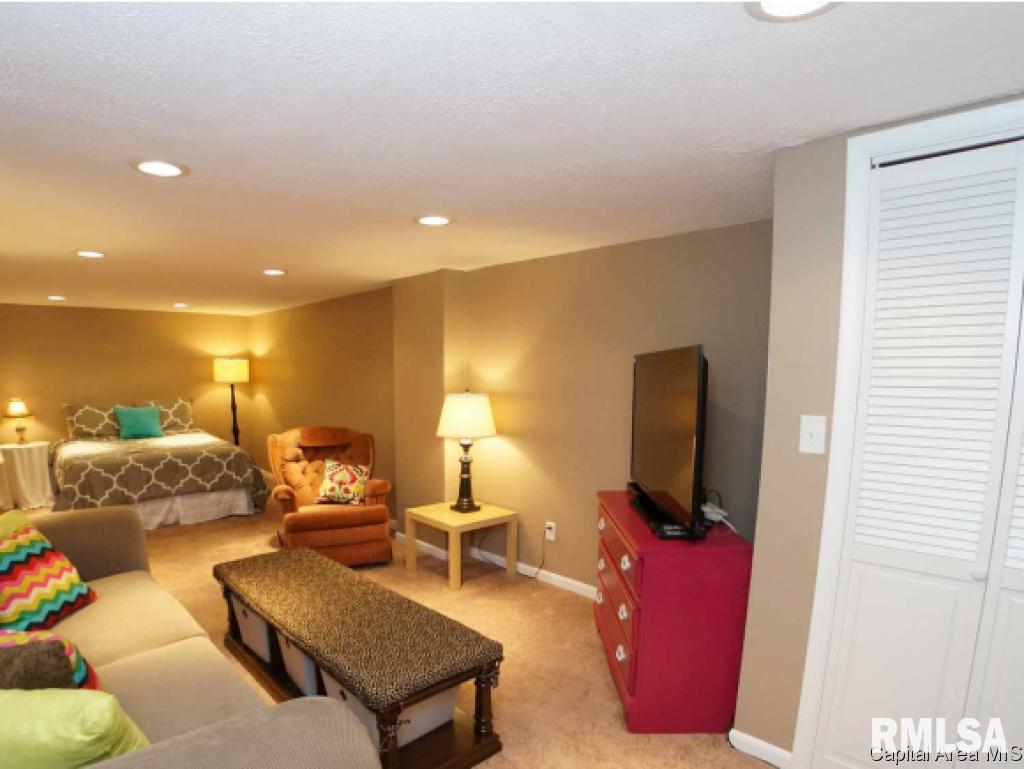 34 Bonnie Court Springfield, IL 62704 - Photo 10 of 30 Gallery Image 10