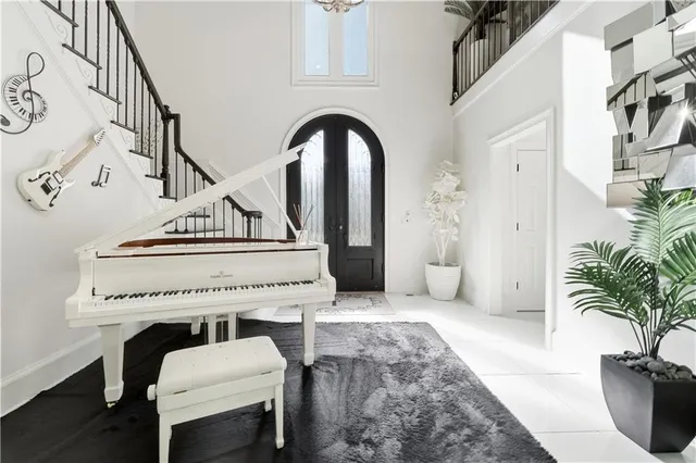 a view of entryway and hall