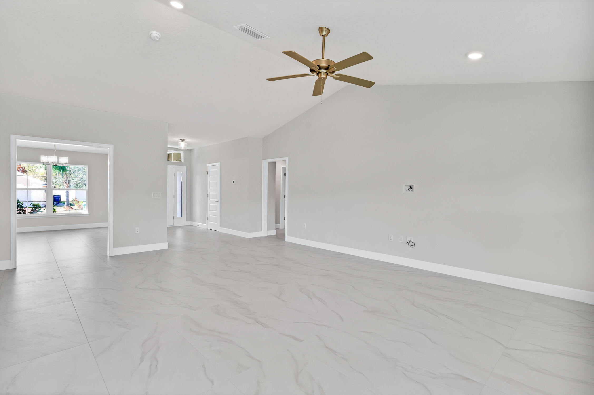 170 Spring Valley Avenue Sebastian, FL 32958 - Photo 5 of 29 09