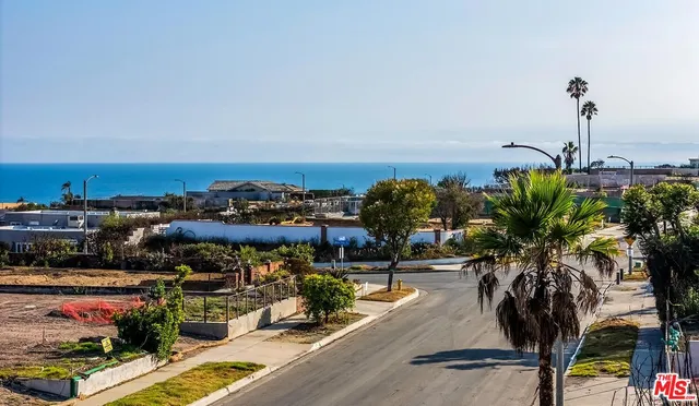 a picture of a city view