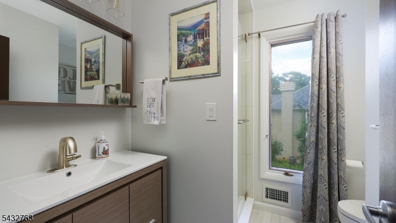 17 Nottingham Way Warren, NJ 07059 - Photo 19 of 48
