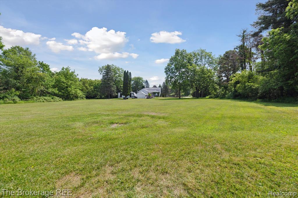 8809 Sashabaw Road Clarkston, MI 48348 - Photo 35 of 44