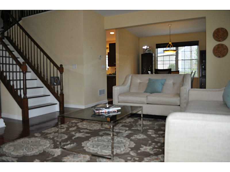 18 Intervale Road, Unit 117 Smithfield, RI 02917 - Photo 5 of 24 Living Room.