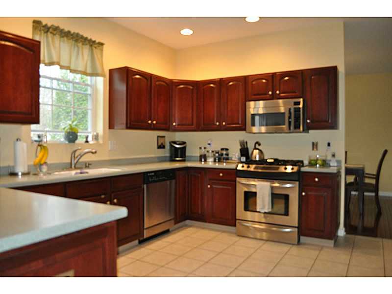 18 Intervale Road, Unit 117 Smithfield, RI 02917 - Photo 8 of 24 Kitchen.