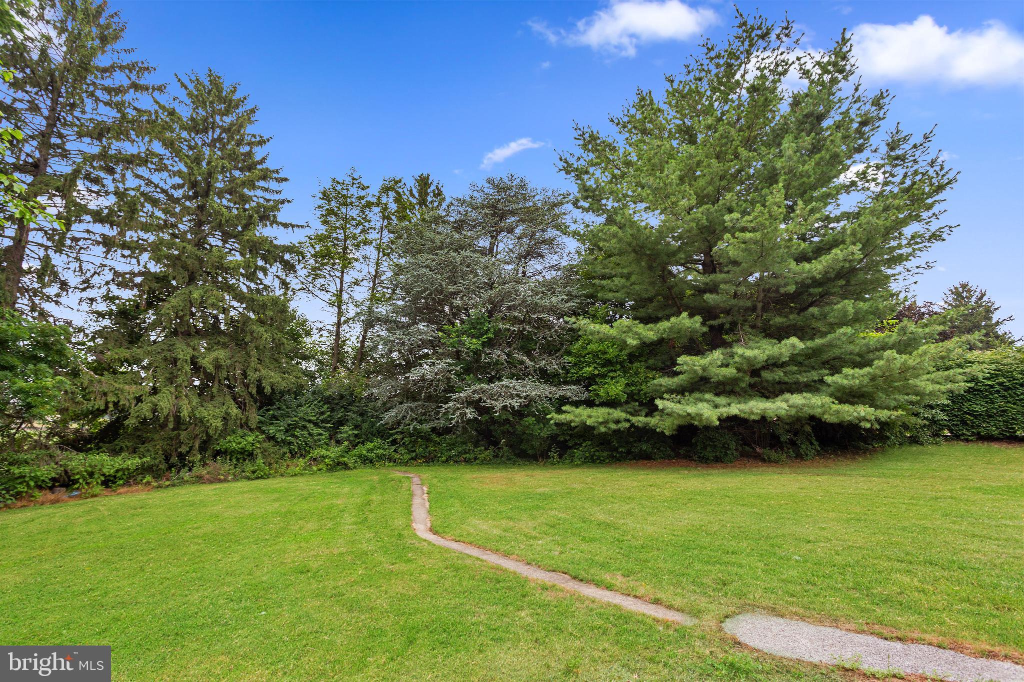 480 Hanover Road York, PA 17408 - Photo 23 of 24 Backyard view