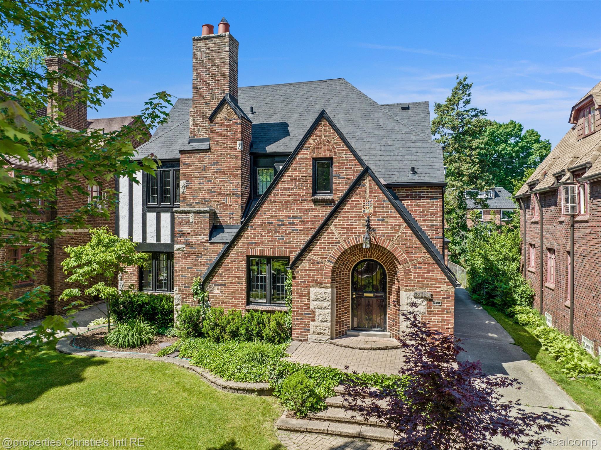 19629 Roslyn Road Detroit, MI 48221 - Photo 4 of 65 Gallery Image 4